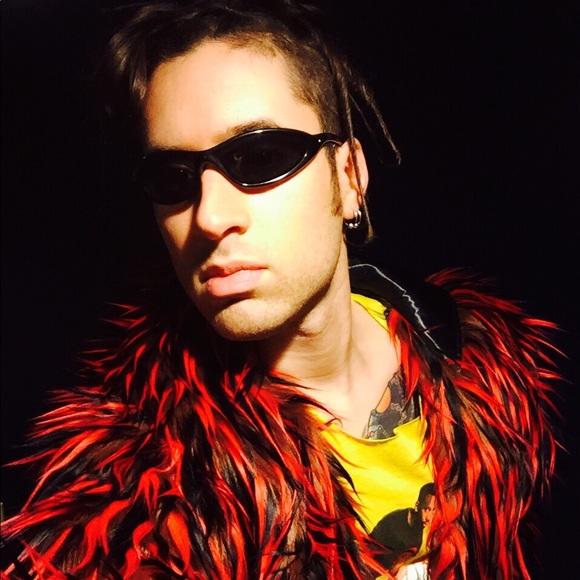 Meet your Posher, Chris - Picture 12 of 15